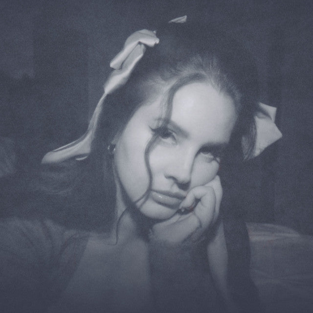Lana Del Rey - Universal Music Centroamerica Store